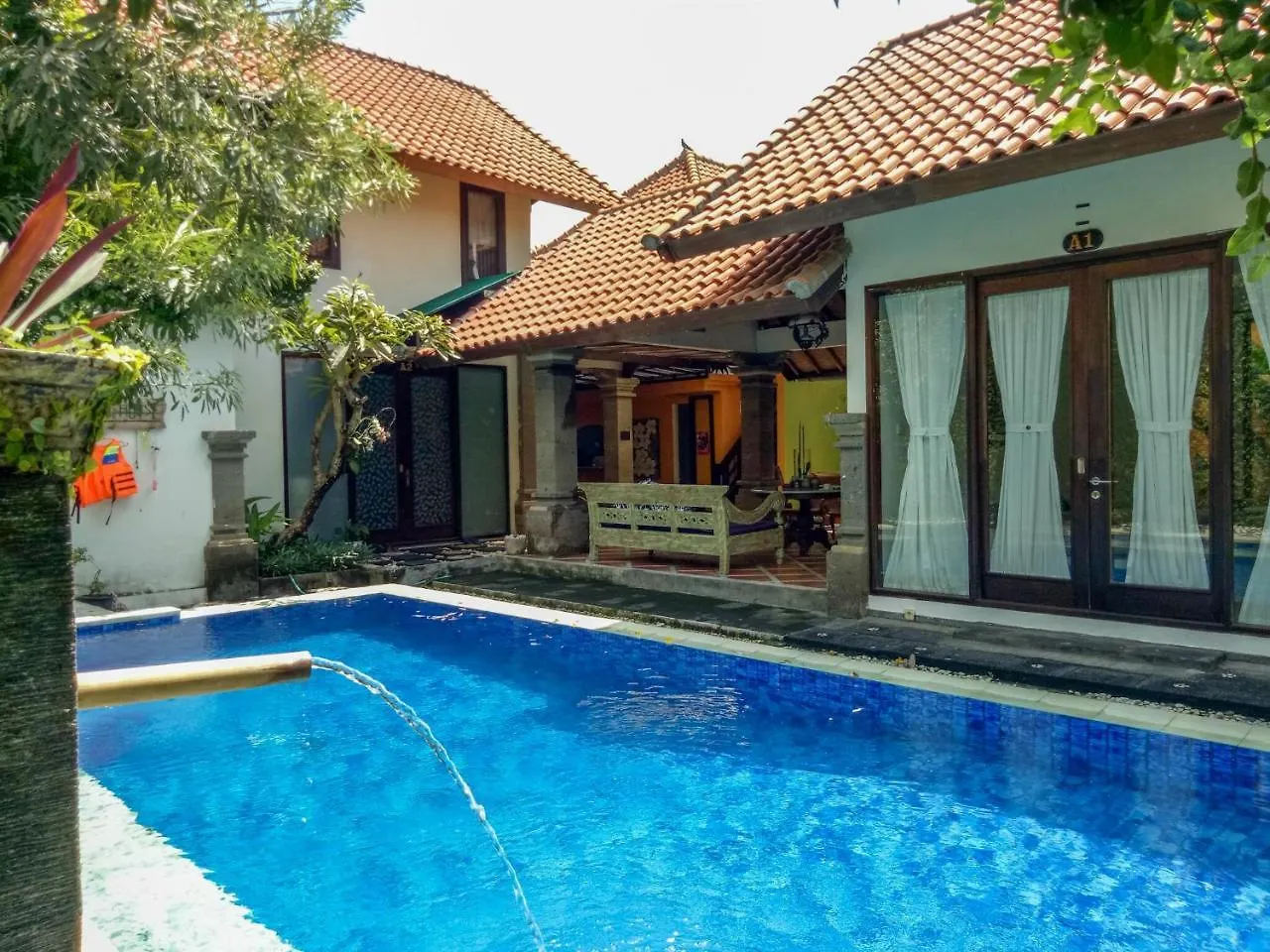 Kelapa Guest House Jimbaran Redpartner Bali